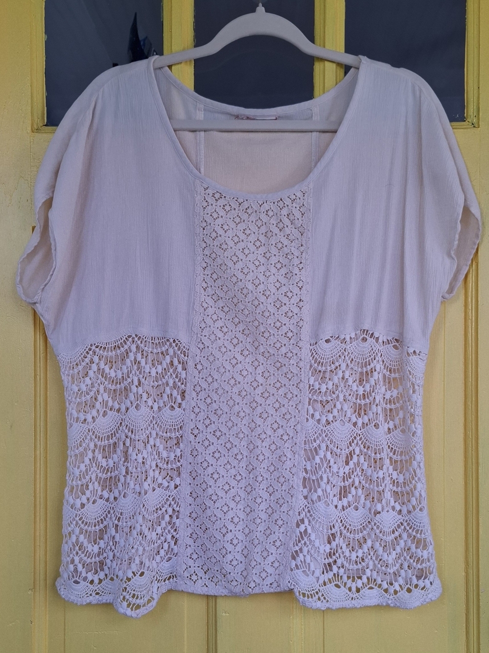 Women's Cream Crochet Panel Short Sleeve Top